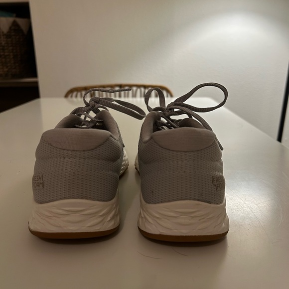 Women’s New Balance size 8.5 fresh foam Arishi sneakers - Picture 4 of 4